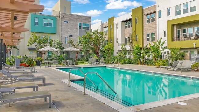 Building Photo - 945 E Mason Ln