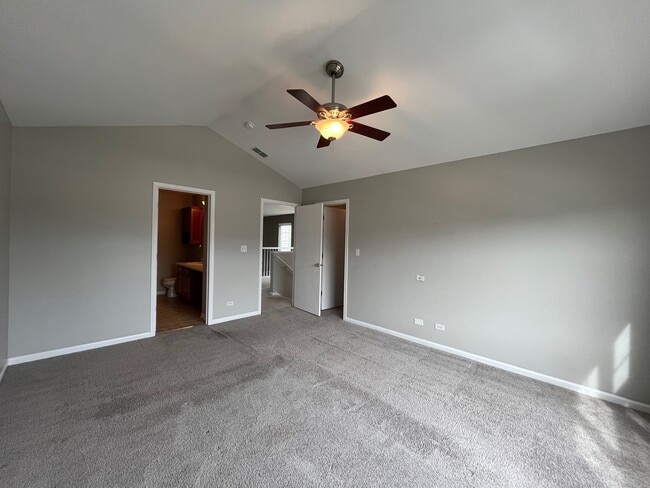 Building Photo - 1919 Golden Gate Ln