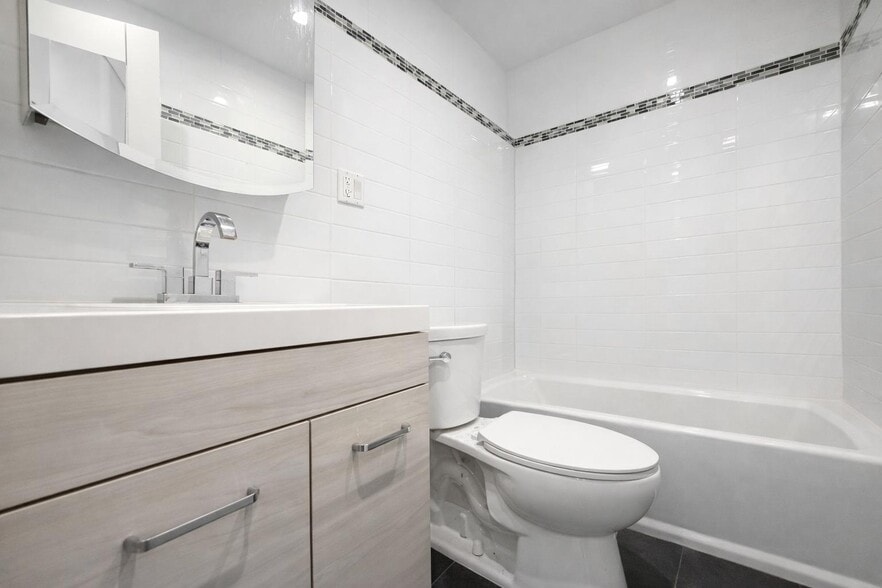 Building Photo - 346 W 52nd St