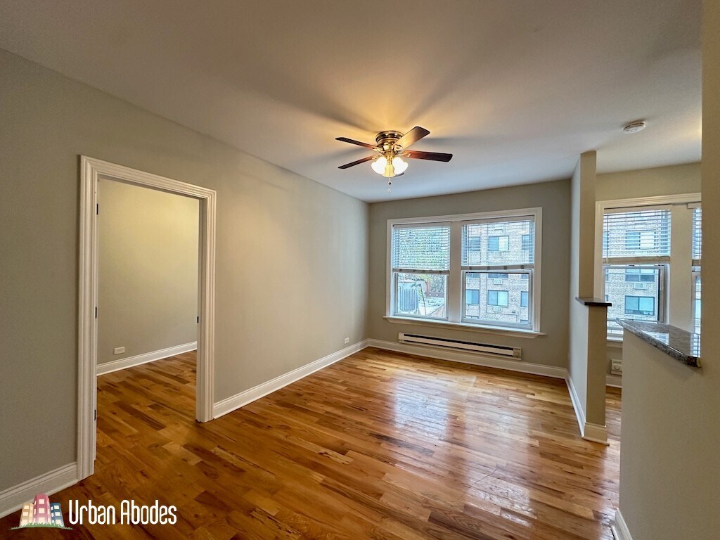 Building Photo - 523 W Melrose St