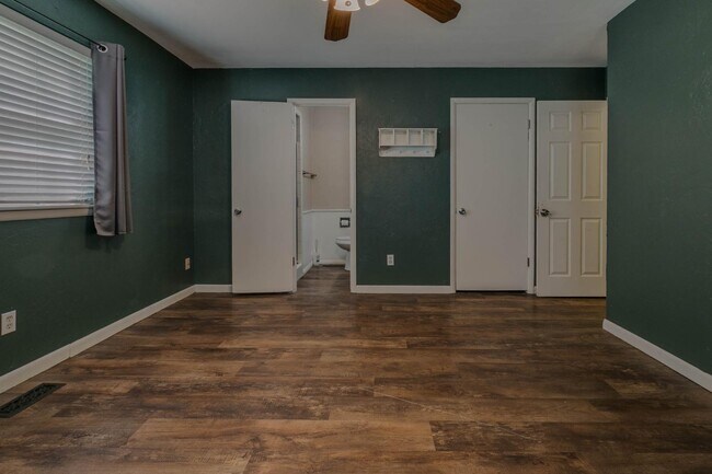 Building Photo - 4060 NW 60th St