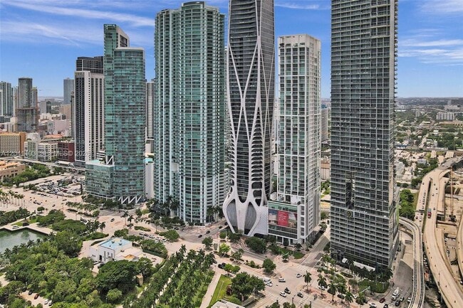 Building Photo - 900 Biscayne Blvd