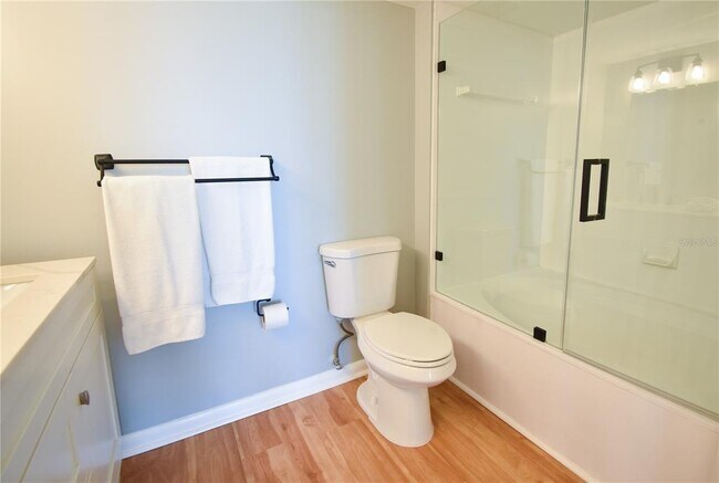 Building Photo - 6021 Bahia Del Mar Cir N