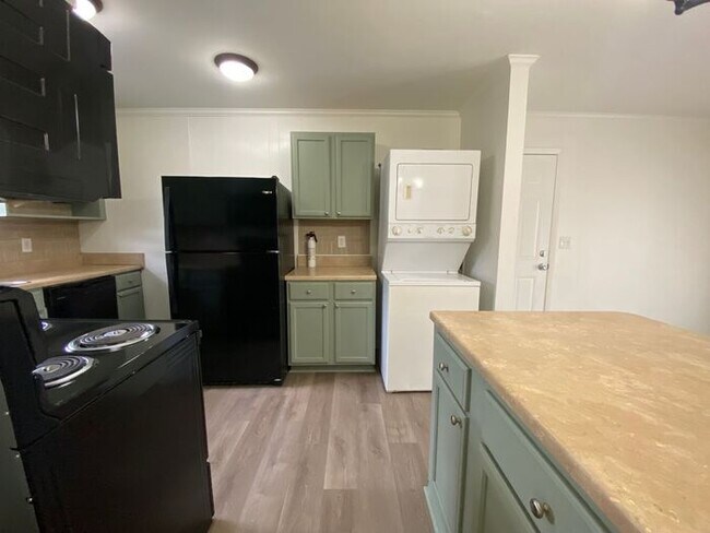 Building Photo - Inglewood 2/1 Duplex - Renovated - Fenced ...