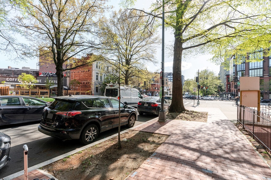 Building Photo - 1321 Rhode Island Ave NW
