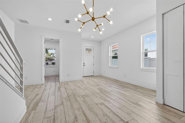 Building Photo - 611 24th Ave N