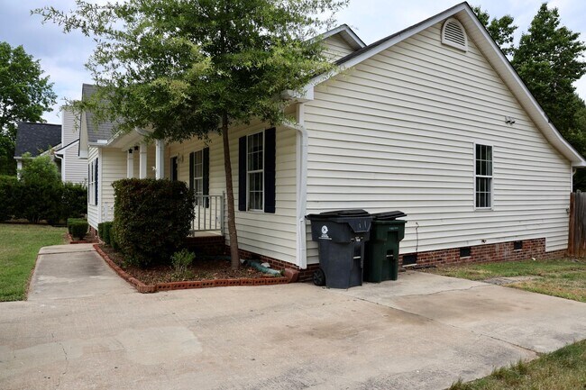 Building Photo - Knightdale Rental Home - Great Location!