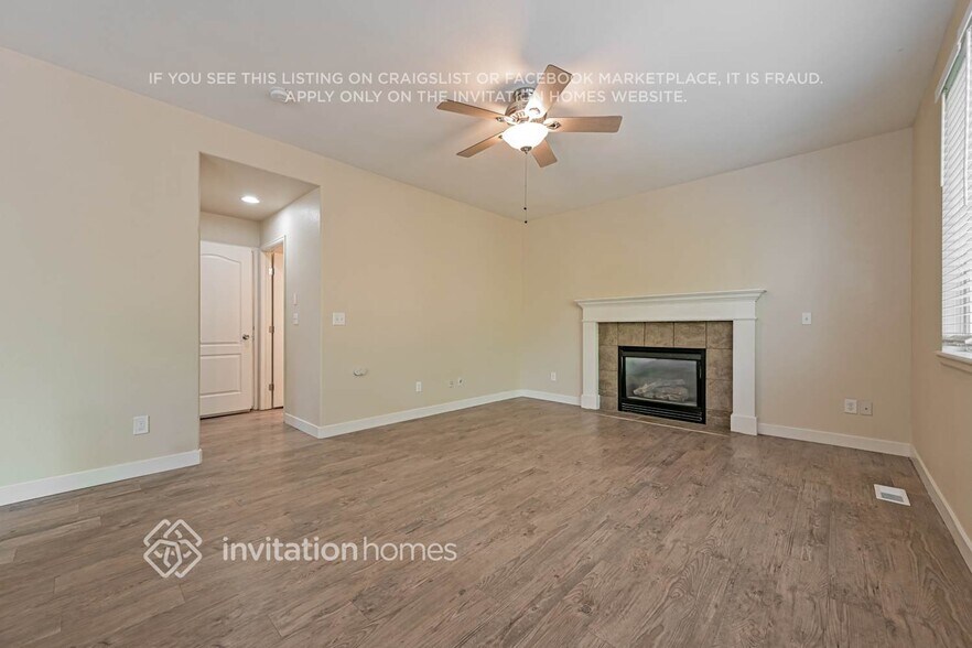 Building Photo - 11027 Chesmore St
