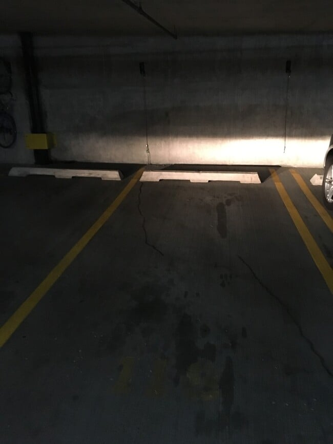 Building Photo - 1305 S Michigan Ave