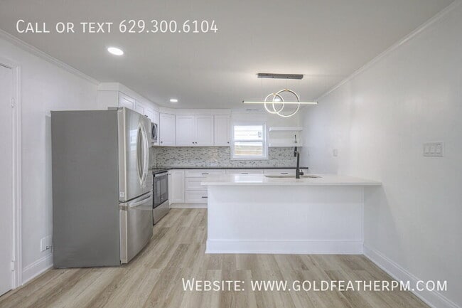 Building Photo - 1707 17th Ave N