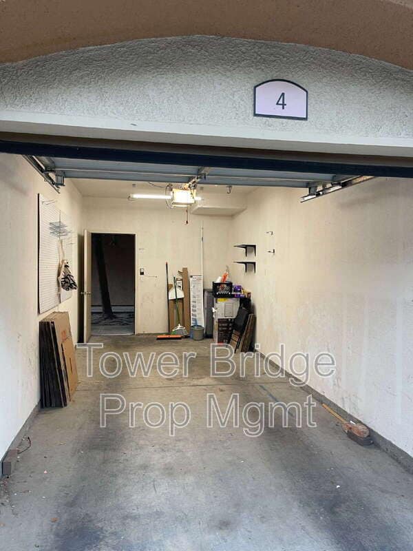 Building Photo - 1900 Danbrook Dr