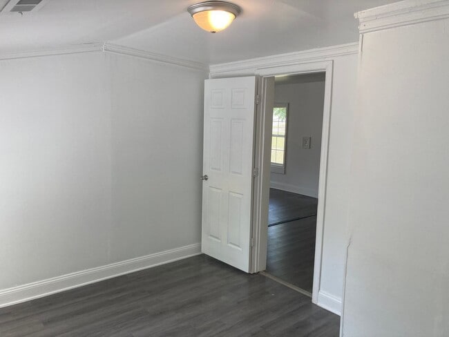 Building Photo - 2209 Royall Ave