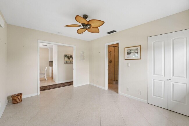 Building Photo - 1080 Mahogany Way