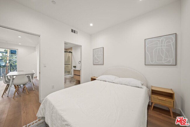 Building Photo - 13692 Erwin St