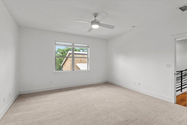 Building Photo - 913 Stobaugh St