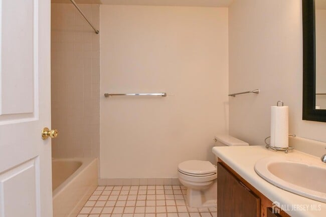 Building Photo - 290 Alpine Way