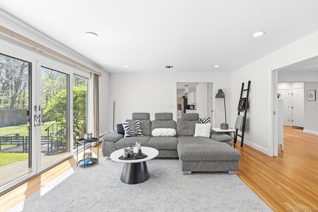 Building Photo - 26 Devonshire Dr