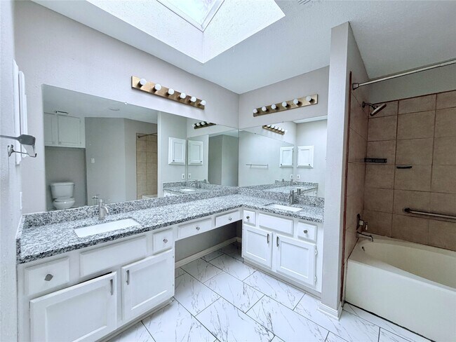 Building Photo - 13535 Gaby Virbo Dr