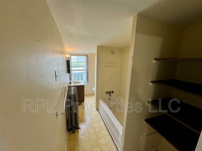 Building Photo - 388 Lower Mulberry St