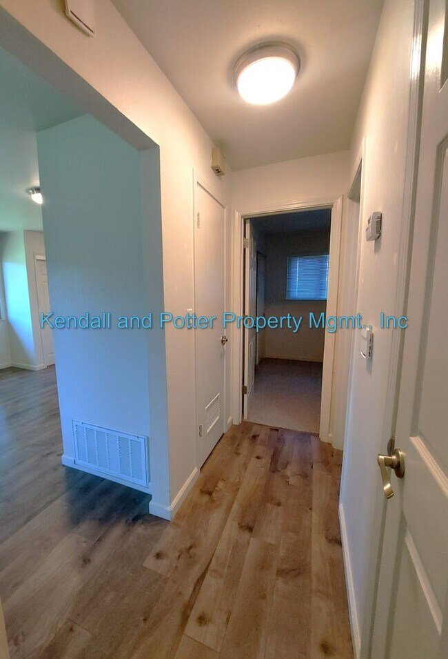 Building Photo - Charming 2BD | 1BA Condo Near Capitola Village & Beach