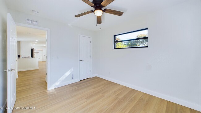 Building Photo - 987 Nicklaus Dr