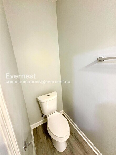 Building Photo - 8616 Thomas Ln