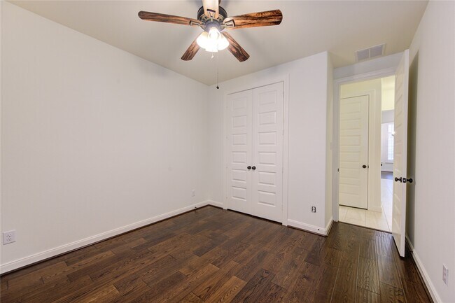 Building Photo - 25642 Luna Vis Ln