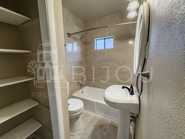 Building Photo - Downtown Ranch Home with View of Pikes Peak