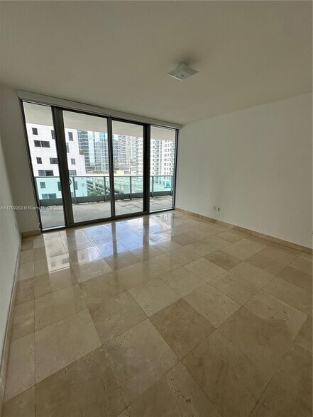 Building Photo - 1331 Brickell Bay Dr