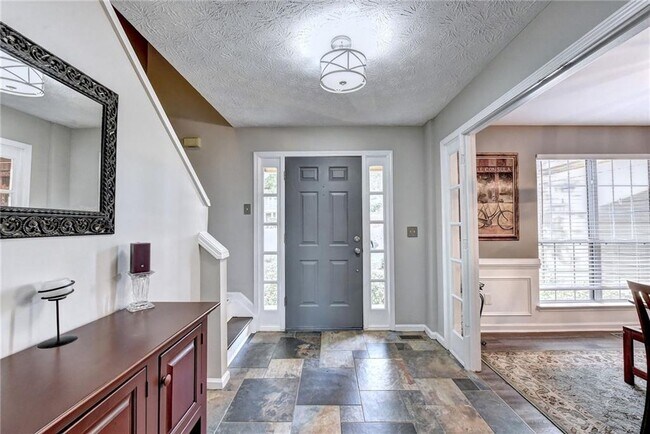 Building Photo - 3680 Oak Park Dr