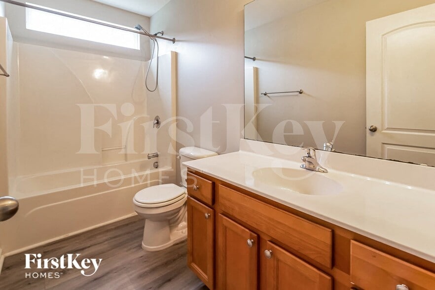 Building Photo - 918 Laurel Oak Ln