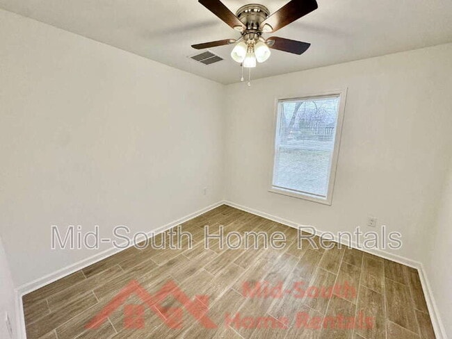 Building Photo - 581 Gilleas Rd