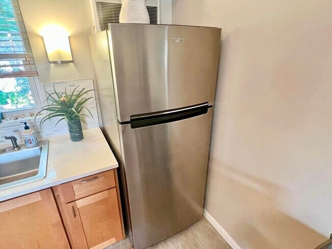 Building Photo - 2590 First St