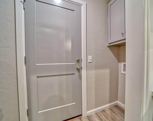 Building Photo - 1530 S 7th St