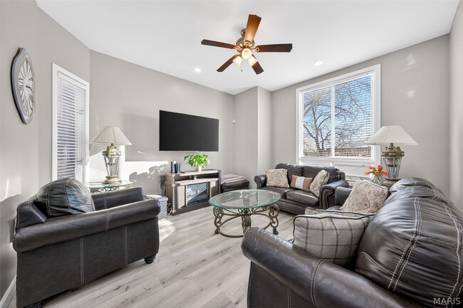 Building Photo - 28 Columbus Square Dr