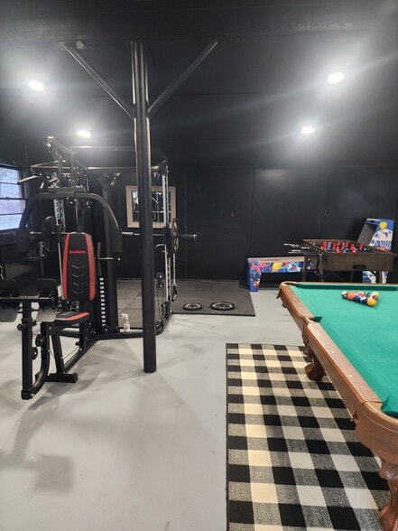 Building Photo - 3780 Highland Tpke