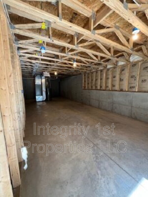 Building Photo - 6311 NE 44th St