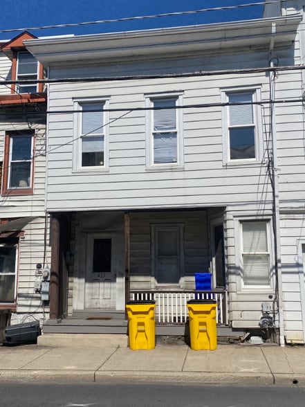 Building Photo - 423 E Main St