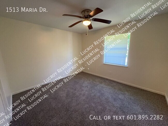 Building Photo - 1513 Maria Dr