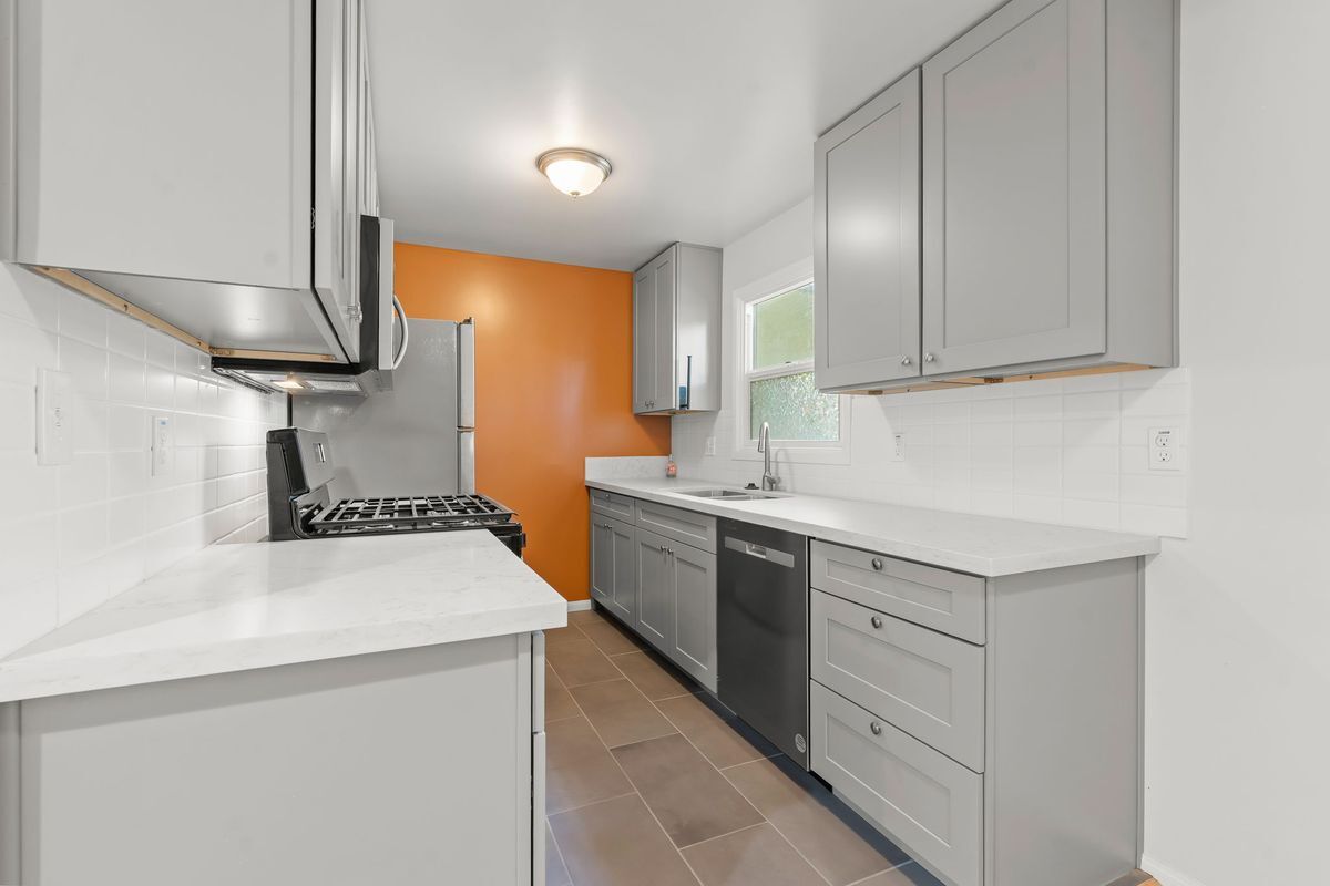 Building Photo - 3720 W Chandler Blvd