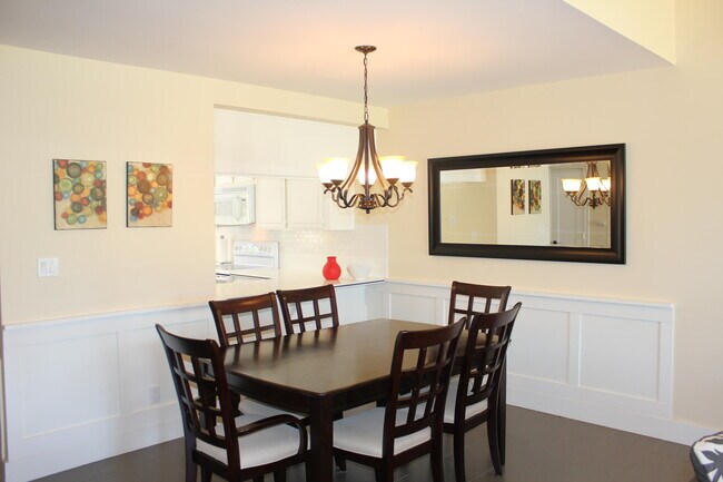 Building Photo - 36 El Toro Dr