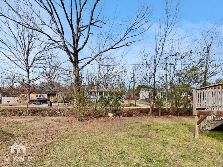 Building Photo - 2112 Middale St