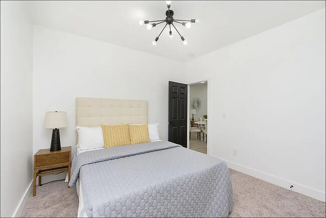 Building Photo - 1137 Saint Peter St