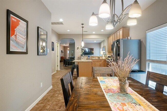 Building Photo - 2317 Amur Dr