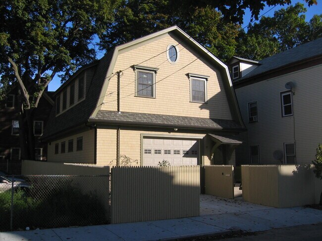 Building Photo - 19 Wendell St