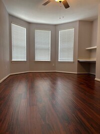 Building Photo - 7575 Kirby Dr