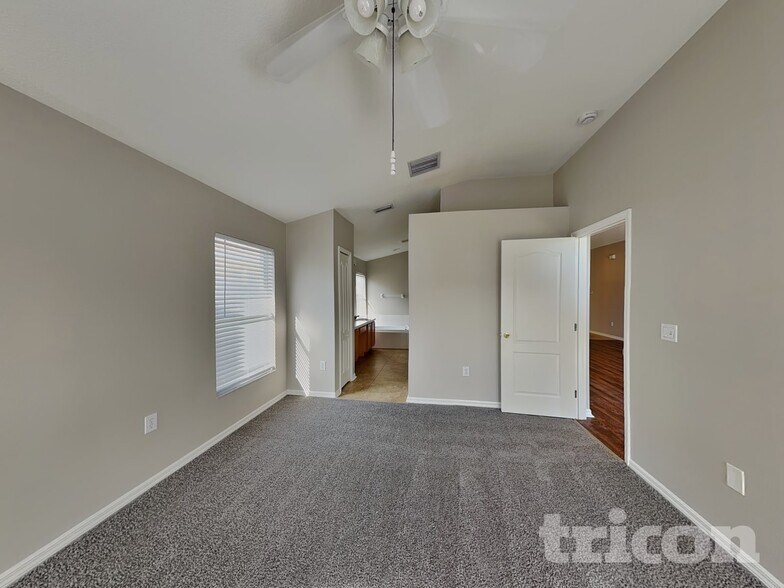 Building Photo - 1926 Sean Wood Cir