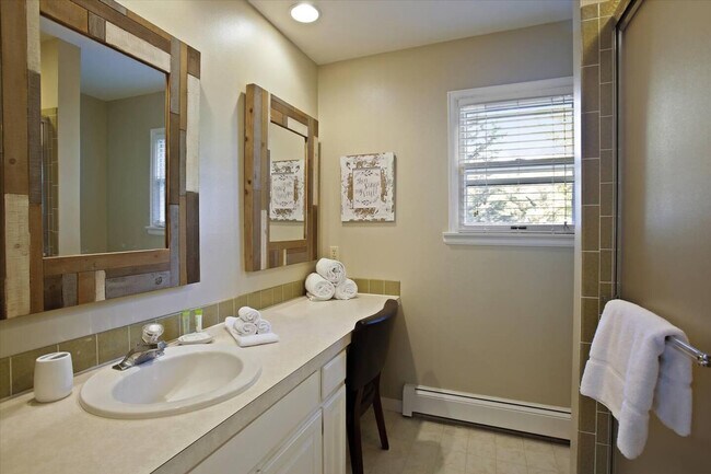 Building Photo - 1908 Pawnee Dr