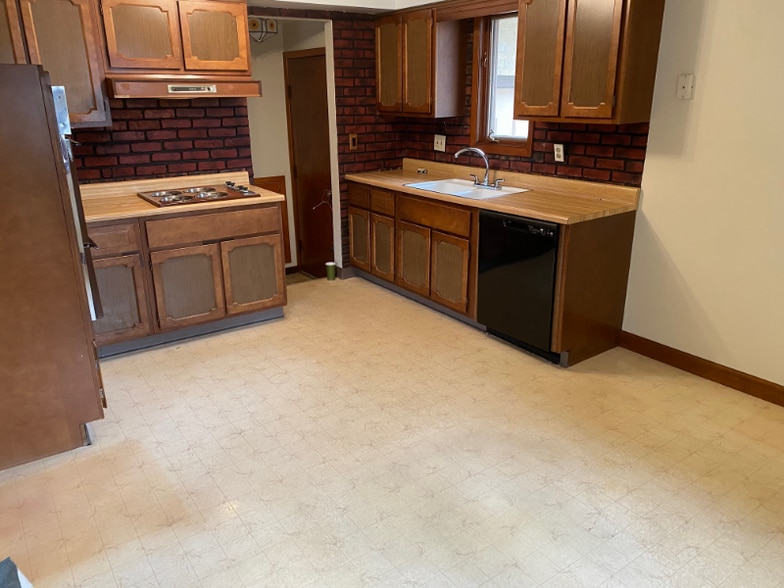 Building Photo - 2921 Woodlawn Dr