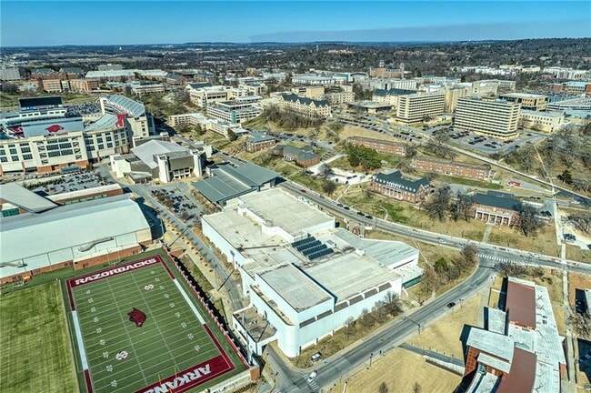 Building Photo - 1935 W Stone St